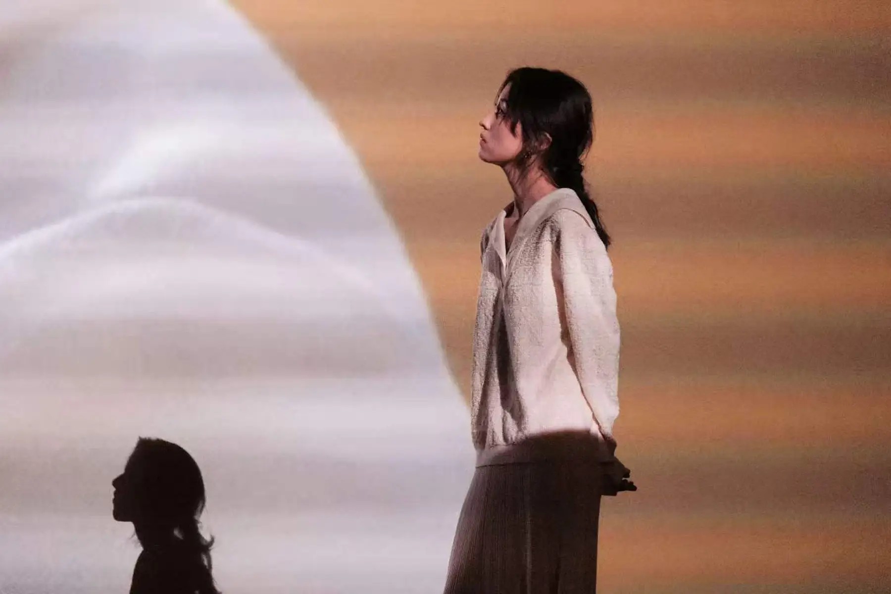 鬼才导演？不，他是年度作家！｜荐书