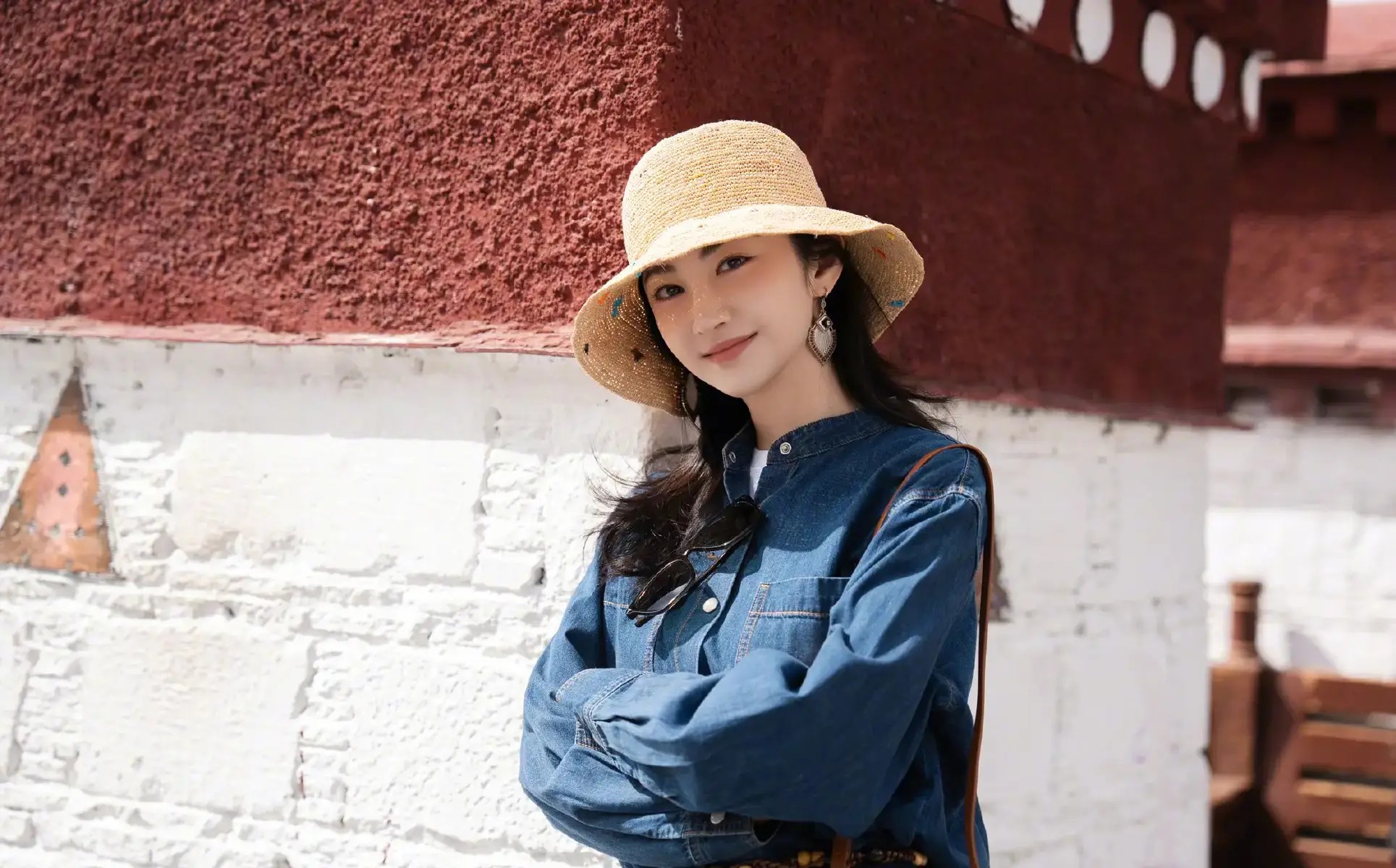 娱乐热讯｜登顶世趋引爆海外！赵露思泰国演唱会全开麦，尽显顶级海外影响力